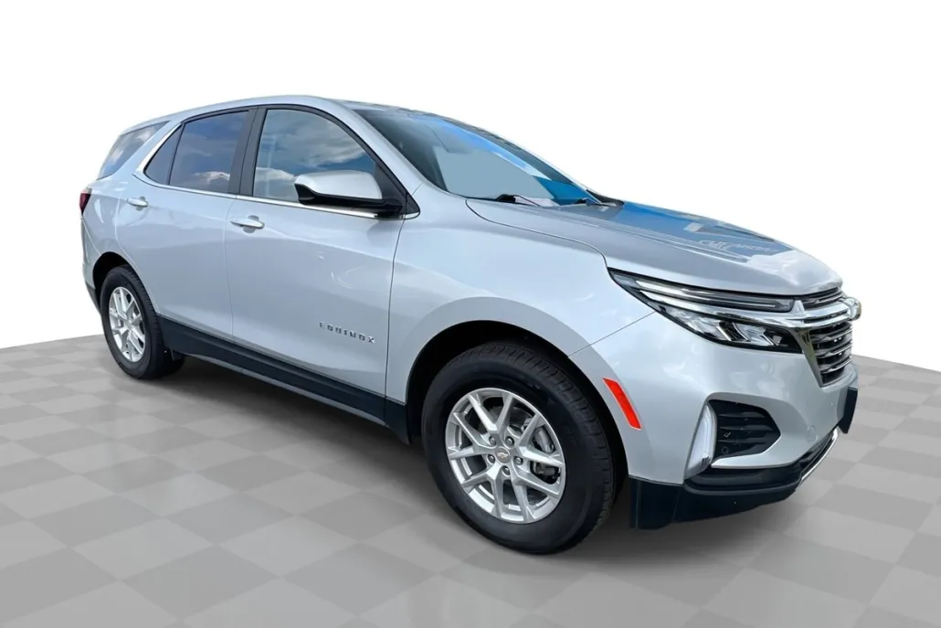 2022 Chevrolet Equinox LT photo 1