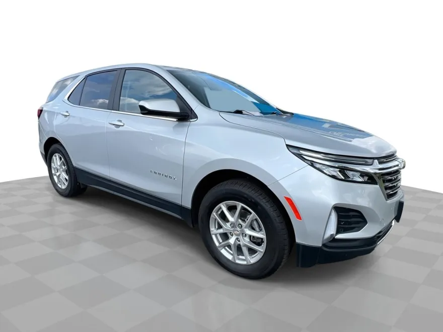 2022 Chevrolet Equinox LT photo 1