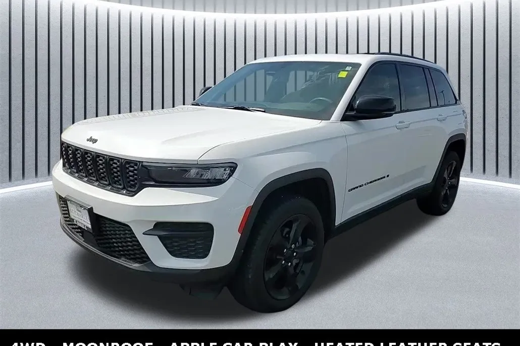 2023 Jeep Grand Cherokee Laredo photo 1