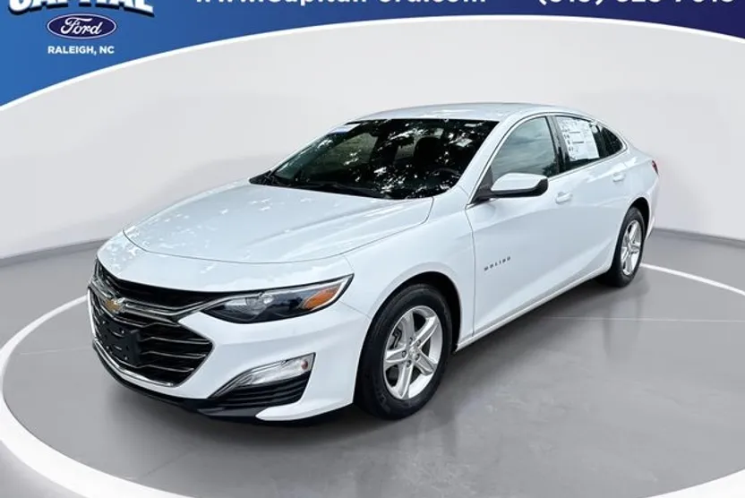 2023 Chevrolet Malibu LS photo 1