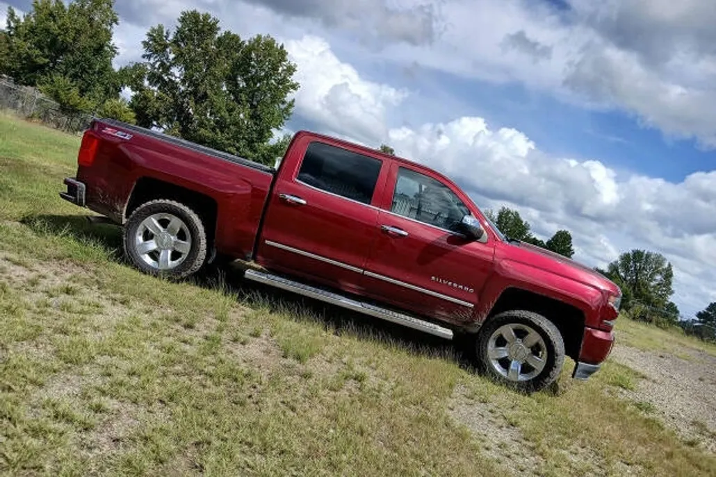 2017 Chevrolet Silverado 1500 LTZ Z71 photo 1