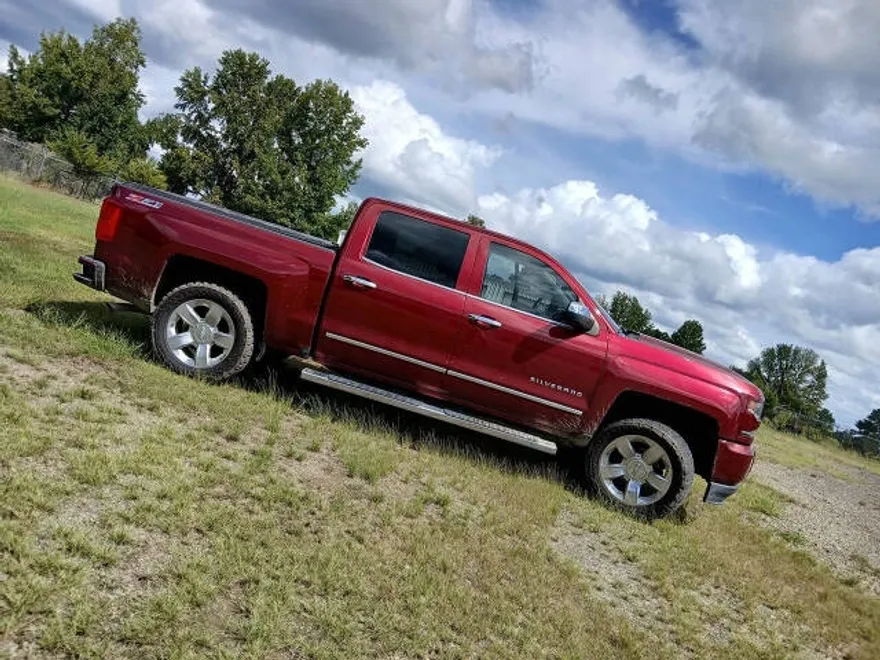 2017 Chevrolet Silverado 1500 LTZ Z71 photo 1