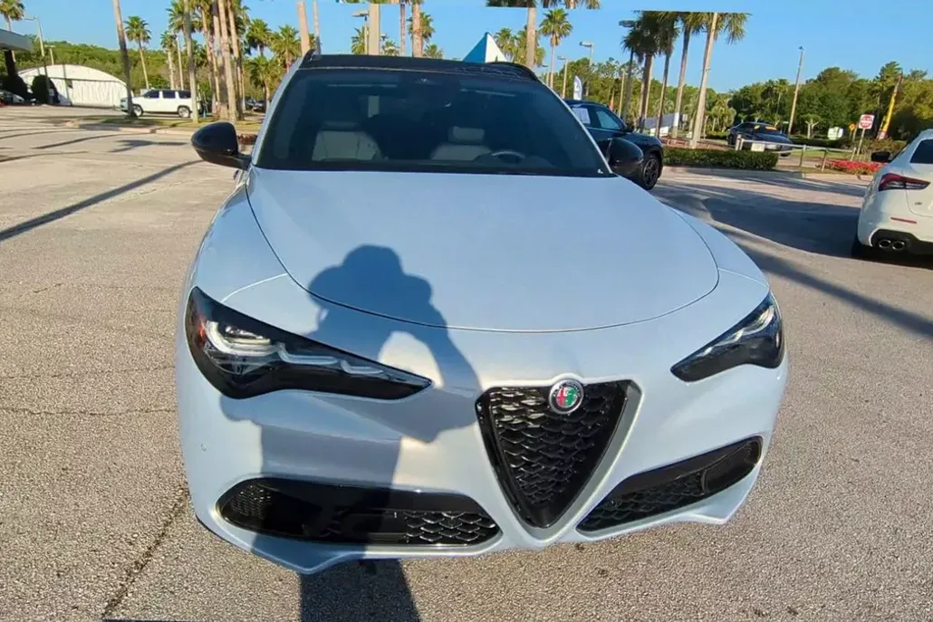 2025 Alfa Romeo Stelvio Sprint photo 1