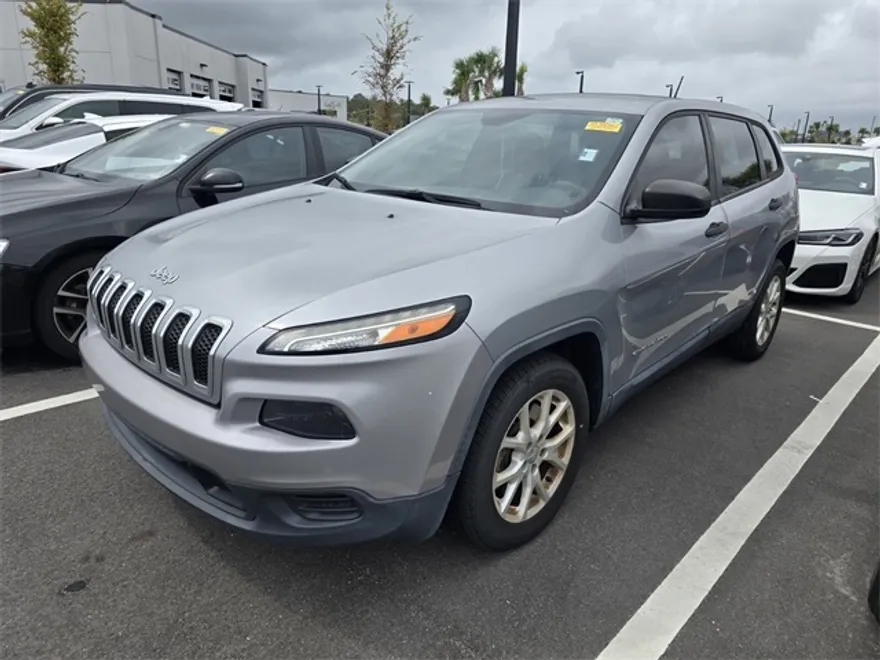 2015 Jeep Cherokee Sport photo 1