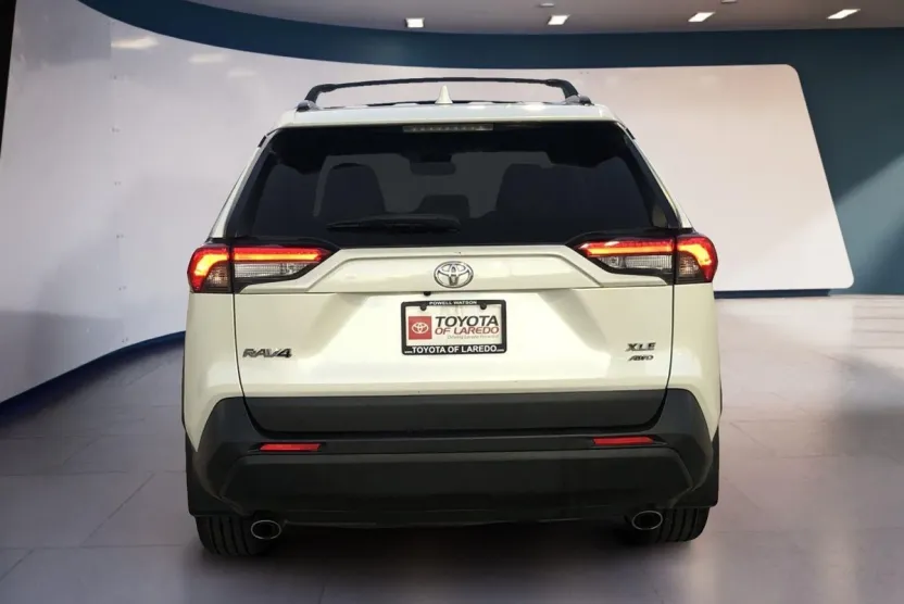 2022 Toyota RAV4 XLE Premium photo 1