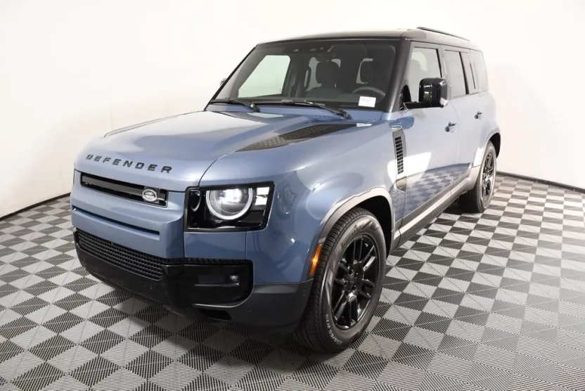 2026 Land Rover Defender 110 photo 1