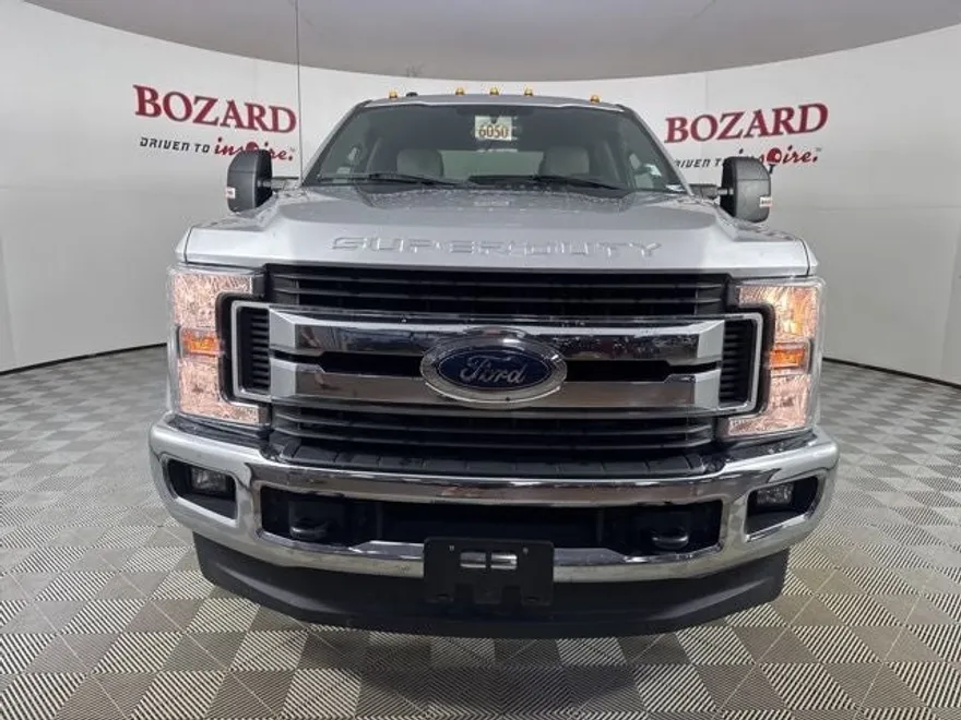 2019 Ford F-350 XLT photo 1