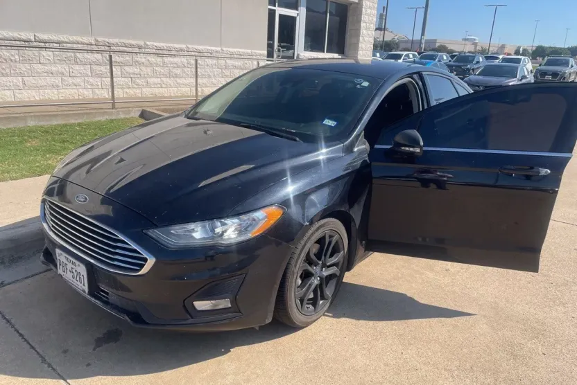 2020 Ford Fusion SE photo 1