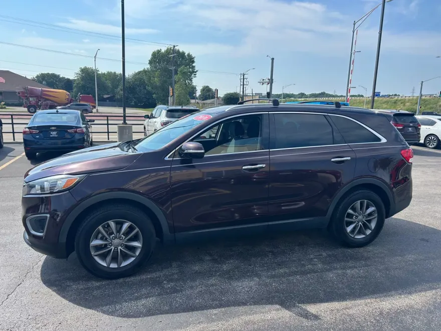 2016 Kia Sorento L photo 1