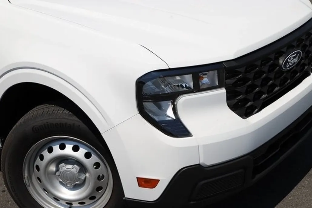 2025 Ford Maverick XL photo 1