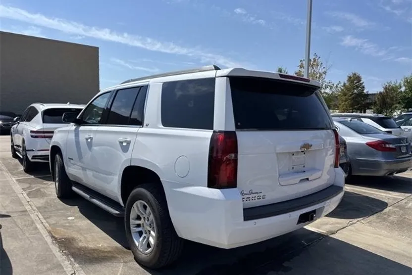 2019 Chevrolet Tahoe LT photo 1