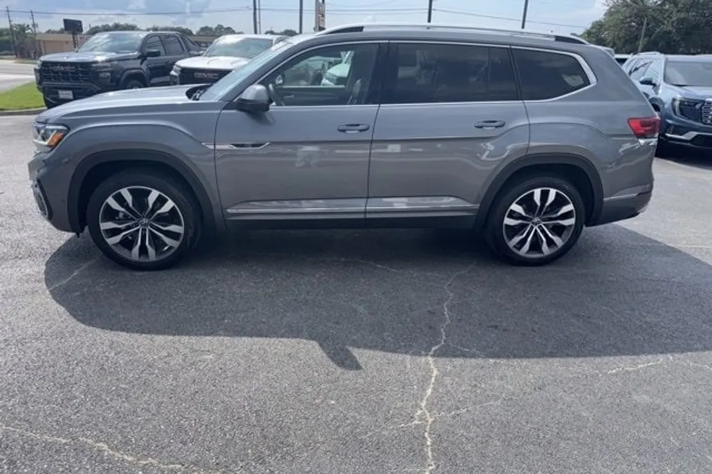 2023 Volkswagen Atlas V6 SEL Premium R-Line photo 1
