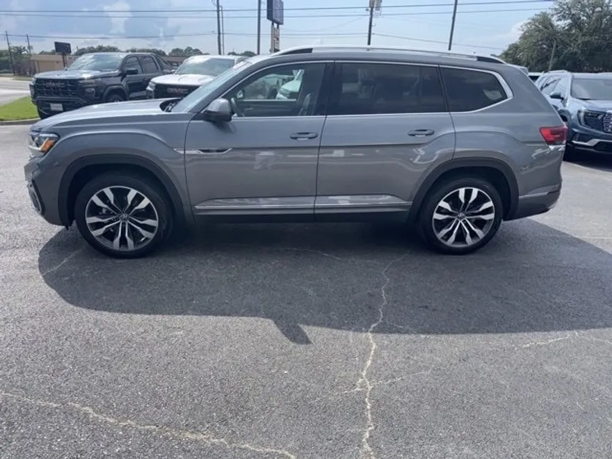 2023 Volkswagen Atlas V6 SEL Premium R-Line photo 1