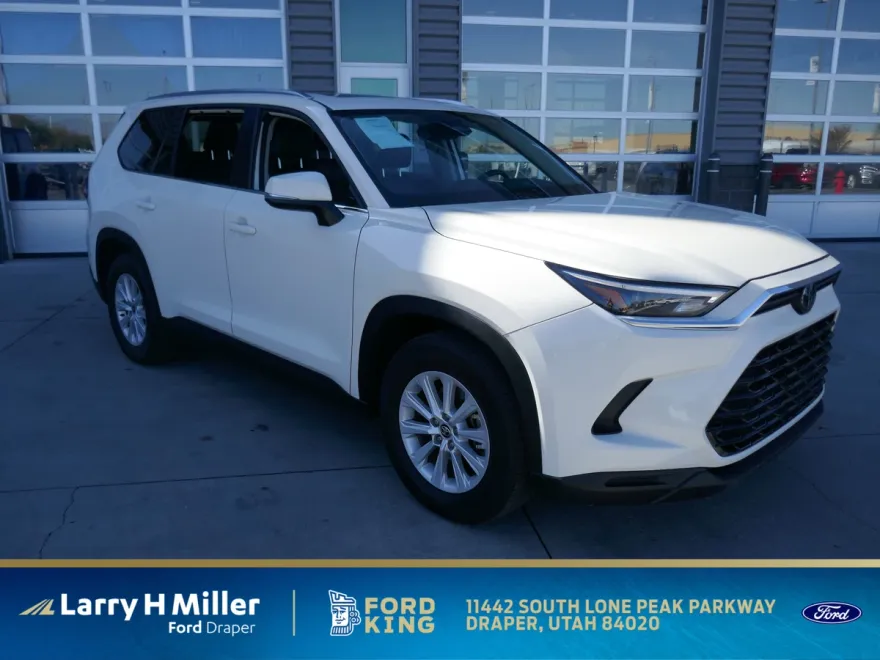 2024 Toyota Grand Highlander XLE photo 1