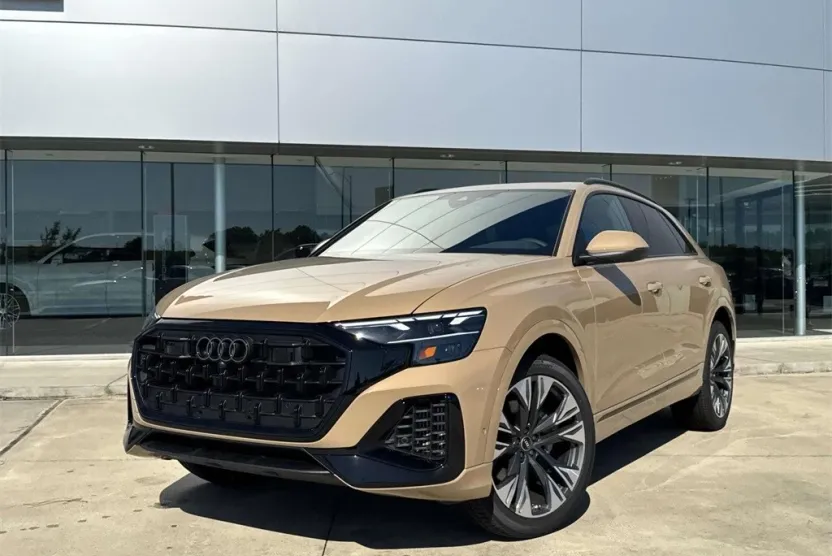 2025 Audi Q8 55 Premium Plus photo 1