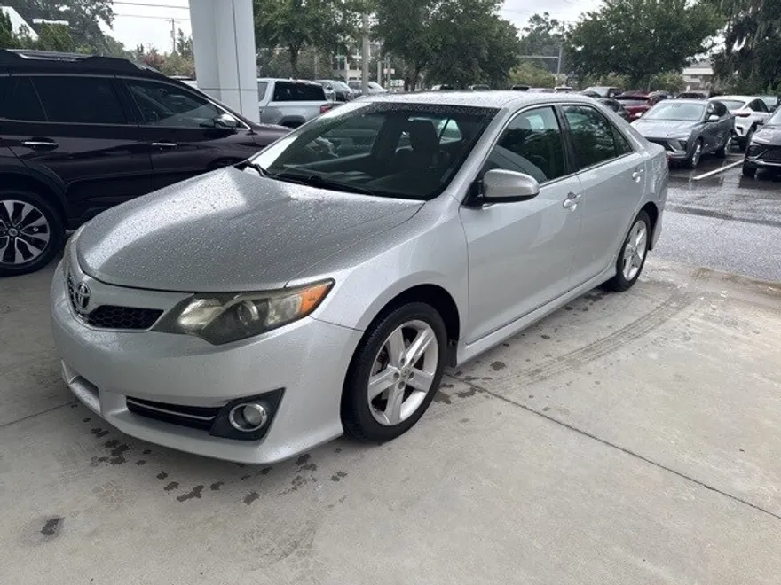 2014 Toyota Camry L photo 1