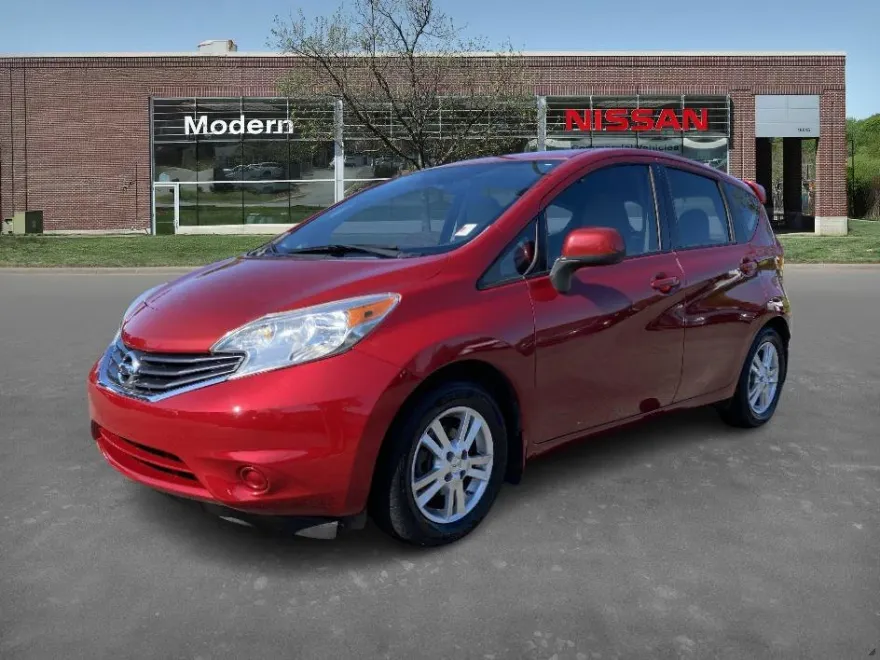 2014 Nissan Versa Note SV photo 1