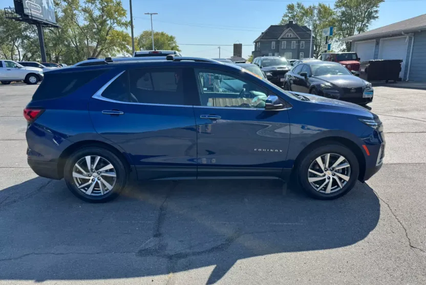 2022 Chevrolet Equinox Premier photo 1