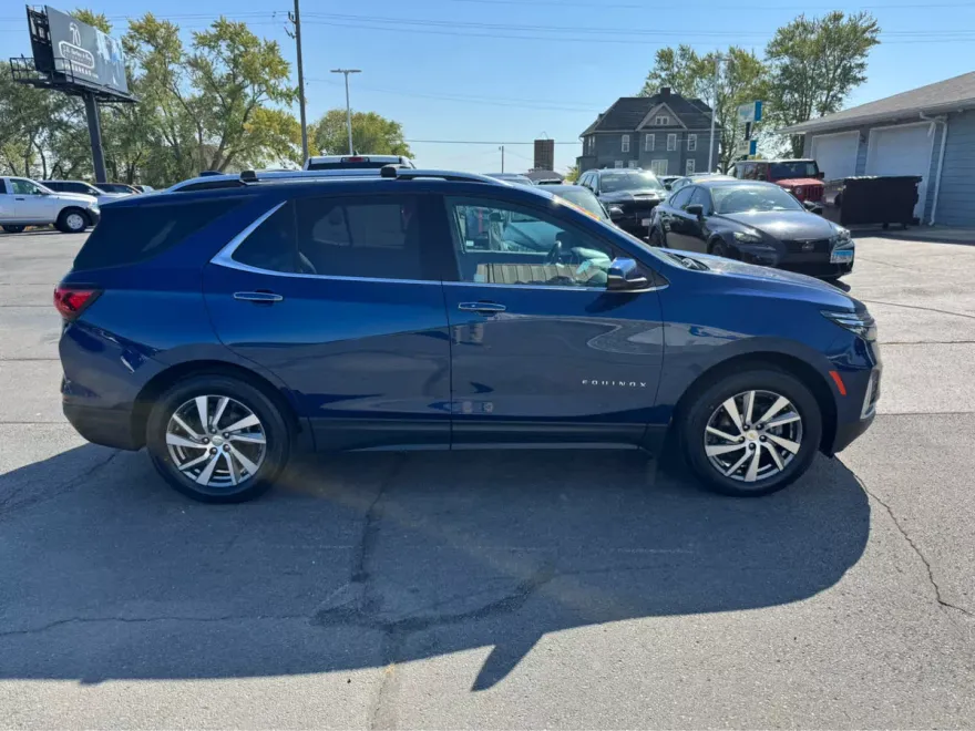 2022 Chevrolet Equinox Premier photo 1