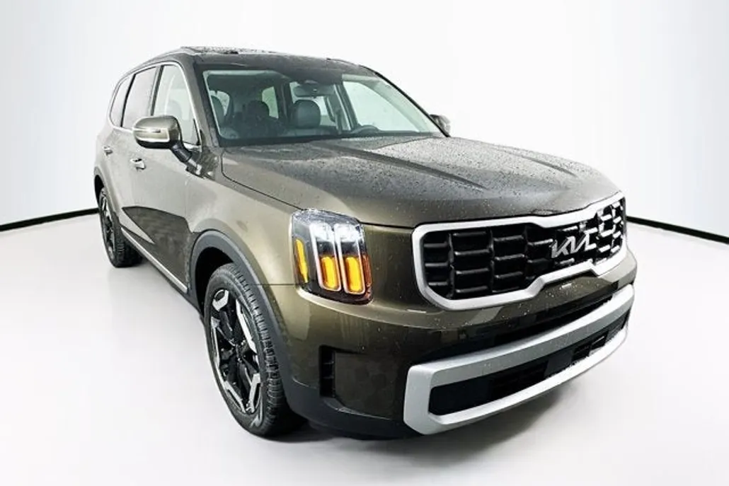 2025 Kia Telluride S photo 1