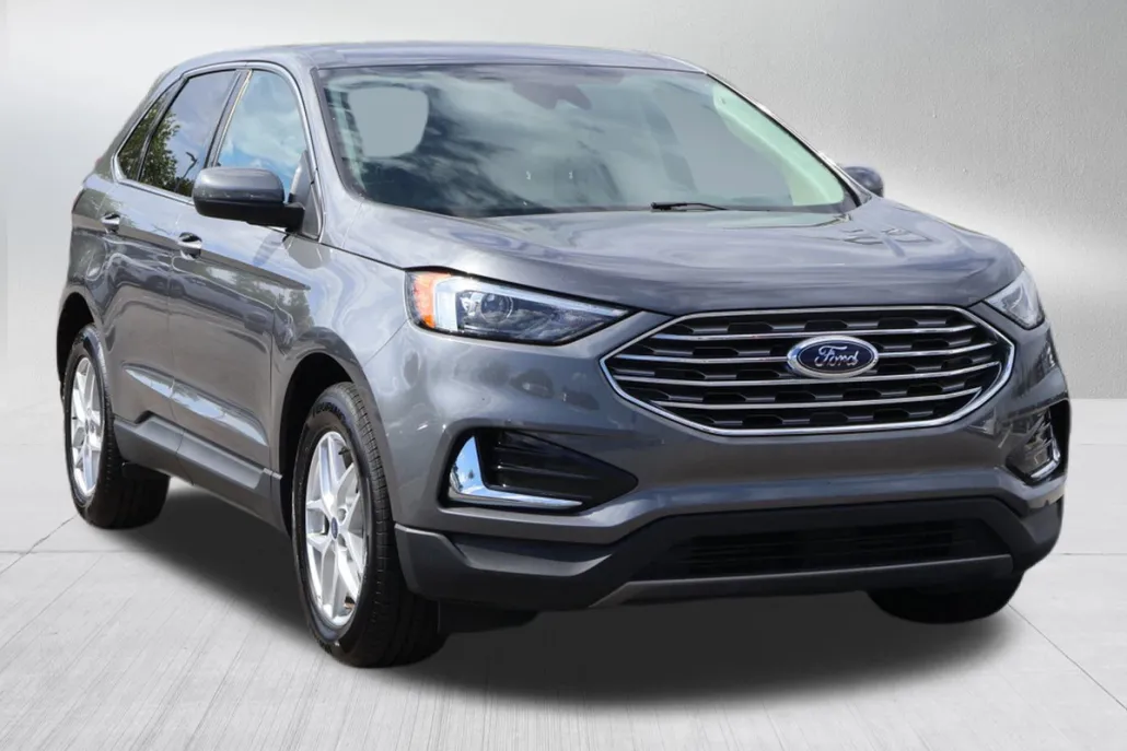 2022 Ford Edge SEL photo 1