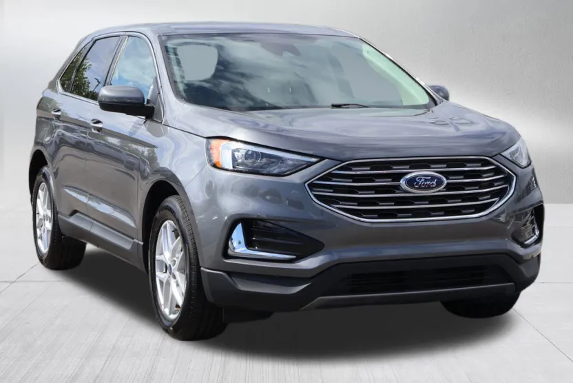 2022 Ford Edge SEL photo 1