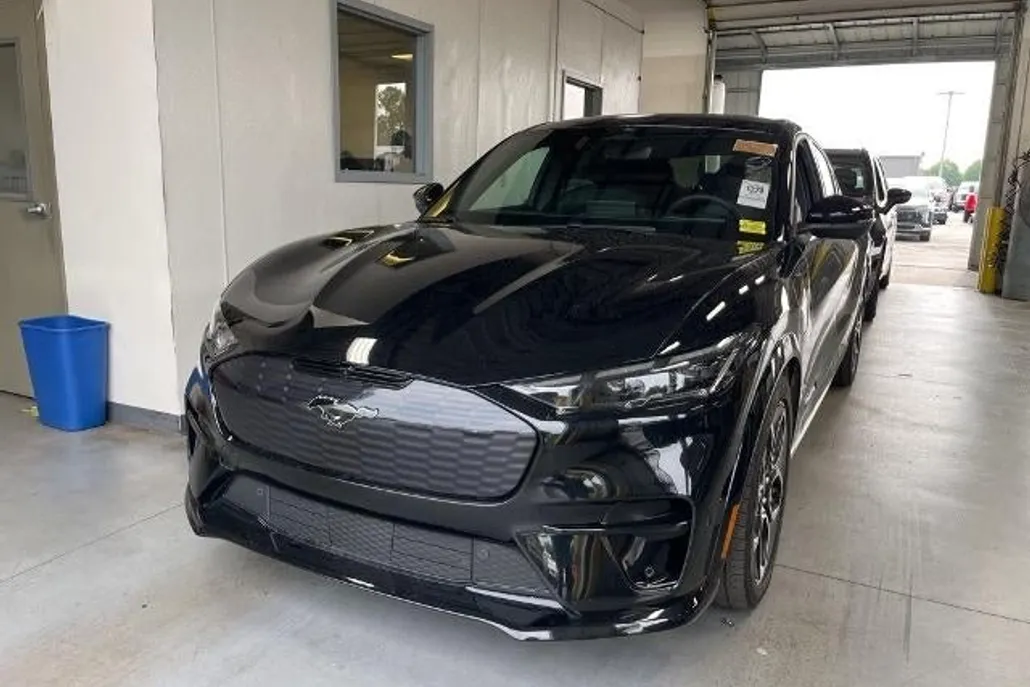 2024 Ford Mustang Mach-E GT photo 1