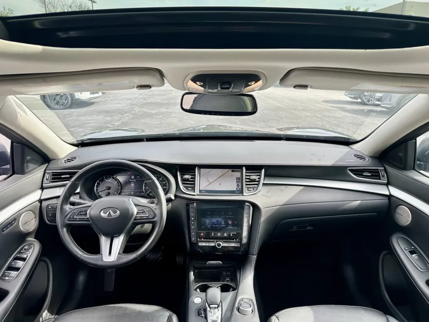 2022 Infiniti QX50 Essential AWD photo 1
