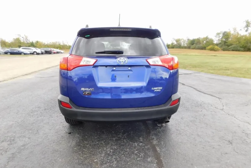2015 Toyota RAV4 Limited photo 1