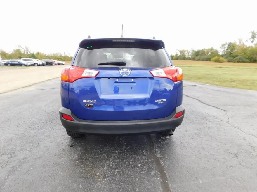 2015 Toyota RAV4 Limited photo 1