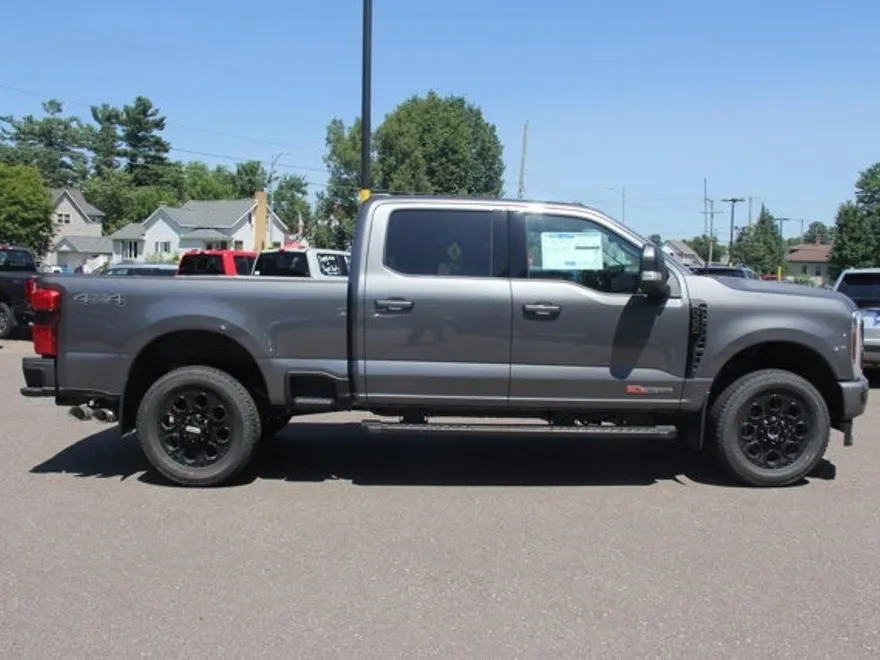 2025 Ford F-350 XLT photo 1