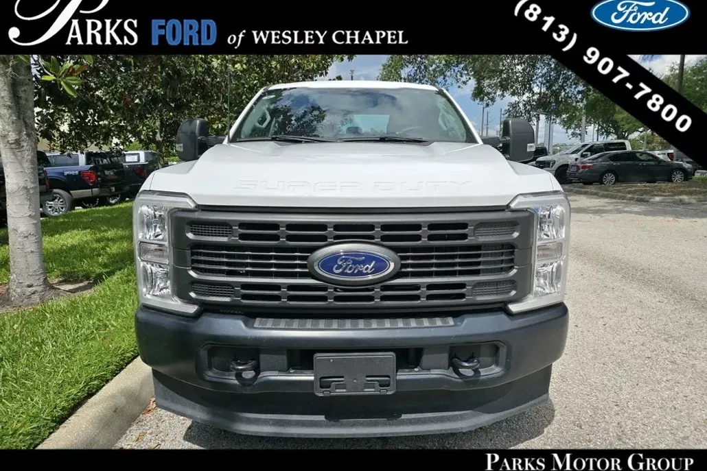 2023 Ford F-350 photo 1