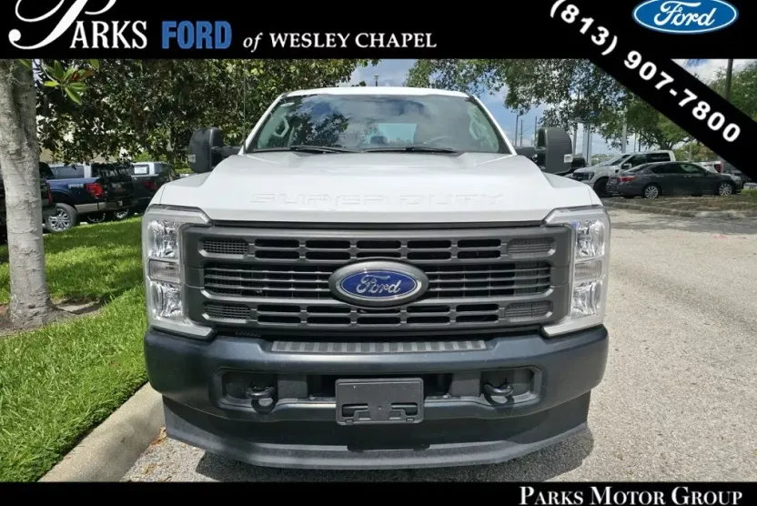 2023 Ford F-350 photo 1