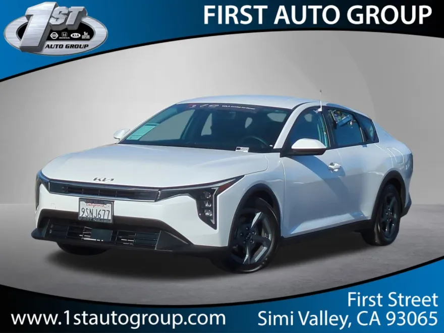 2025 Kia K4 LXS photo 1