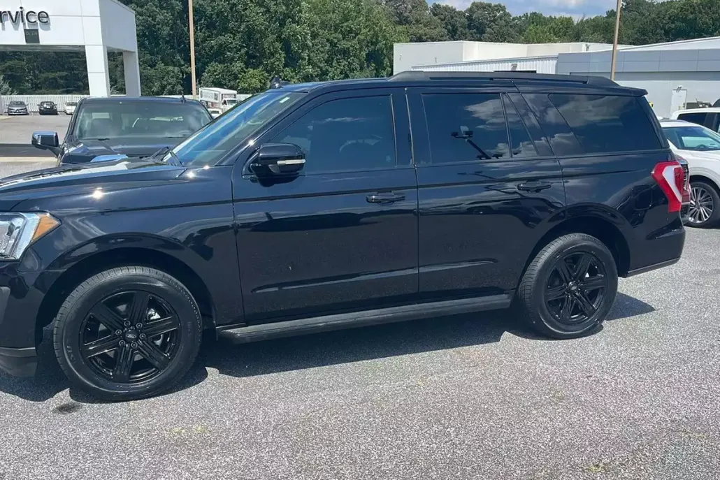 2021 Ford Expedition XLT photo 1