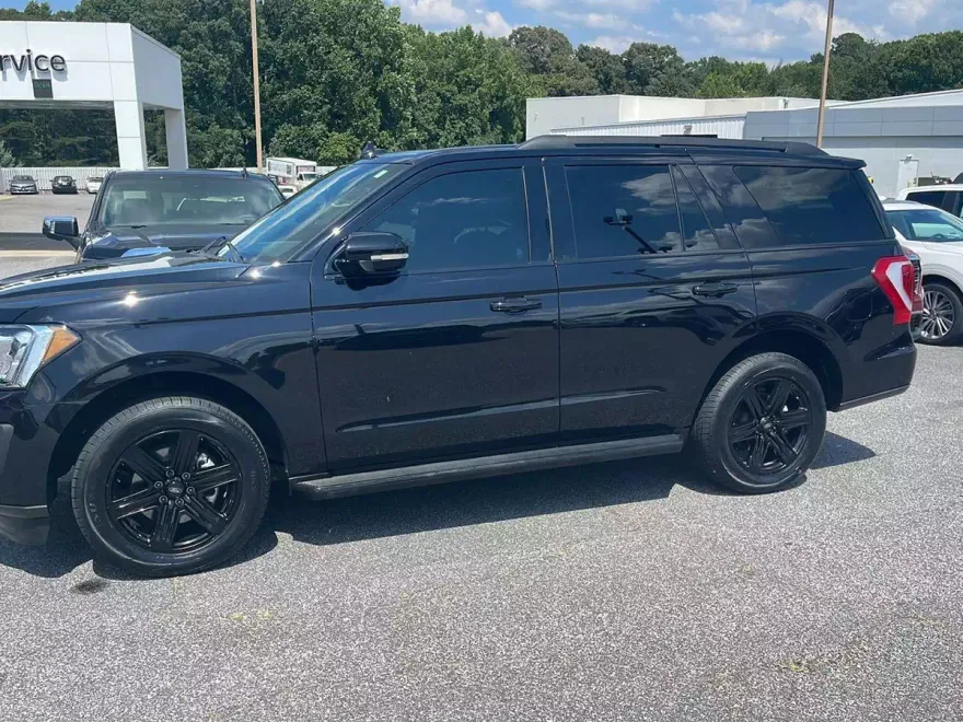 2021 Ford Expedition XLT photo 1