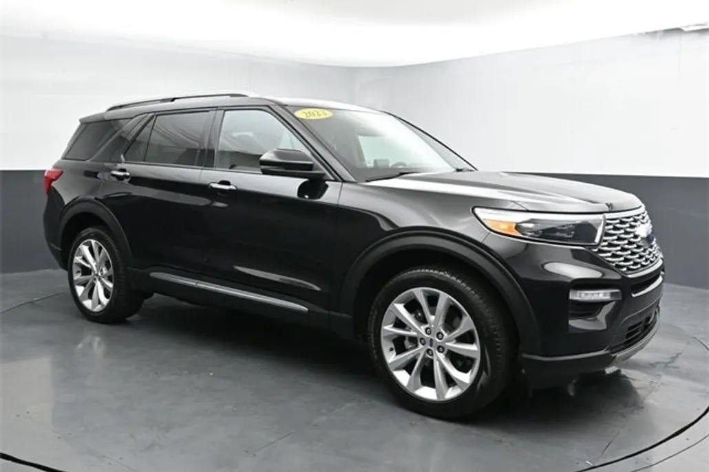 2022 Ford Explorer Platinum photo 1