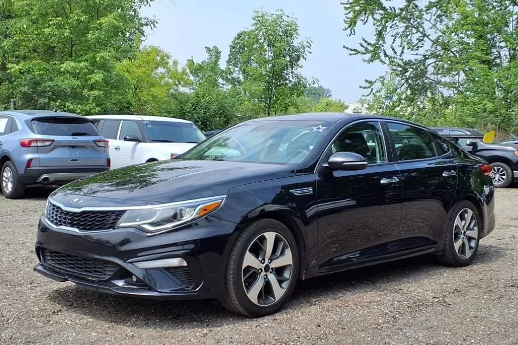 2020 Kia Optima S photo 1