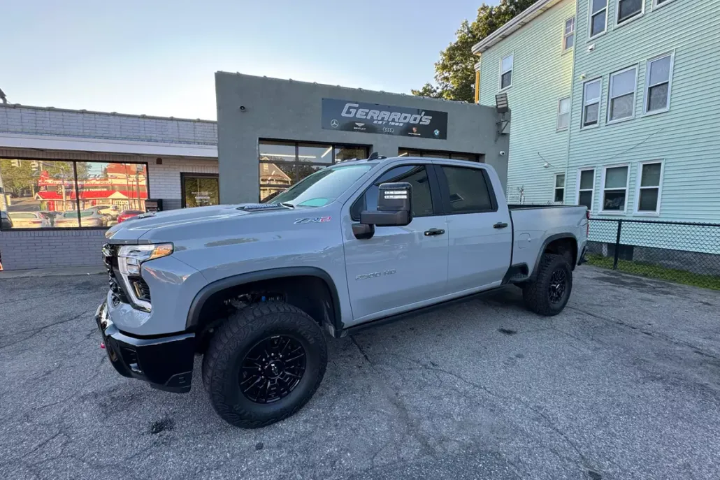 2025 Chevrolet Silverado 2500HD ZR2 photo 1