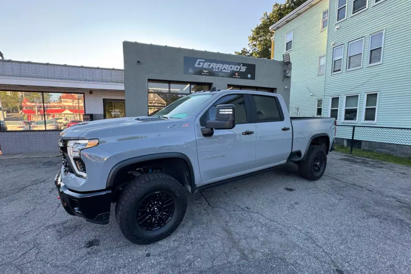 2025 Chevrolet Silverado 2500HD ZR2 photo 1