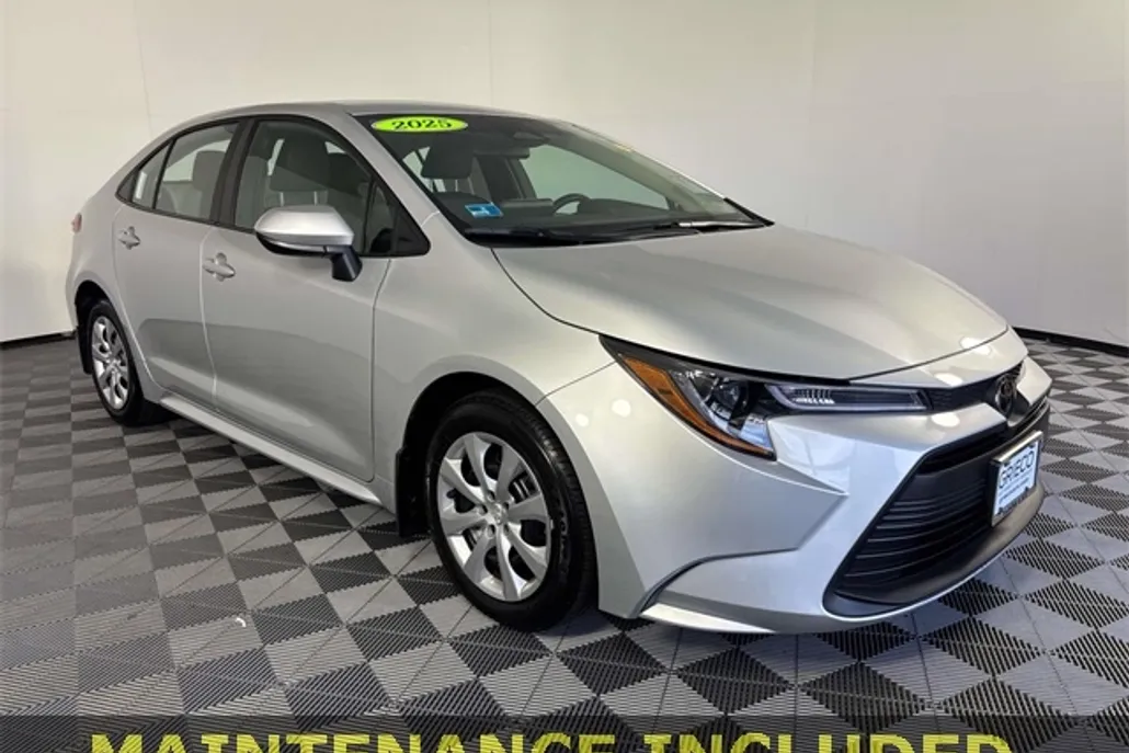 2025 Toyota Corolla LE photo 1