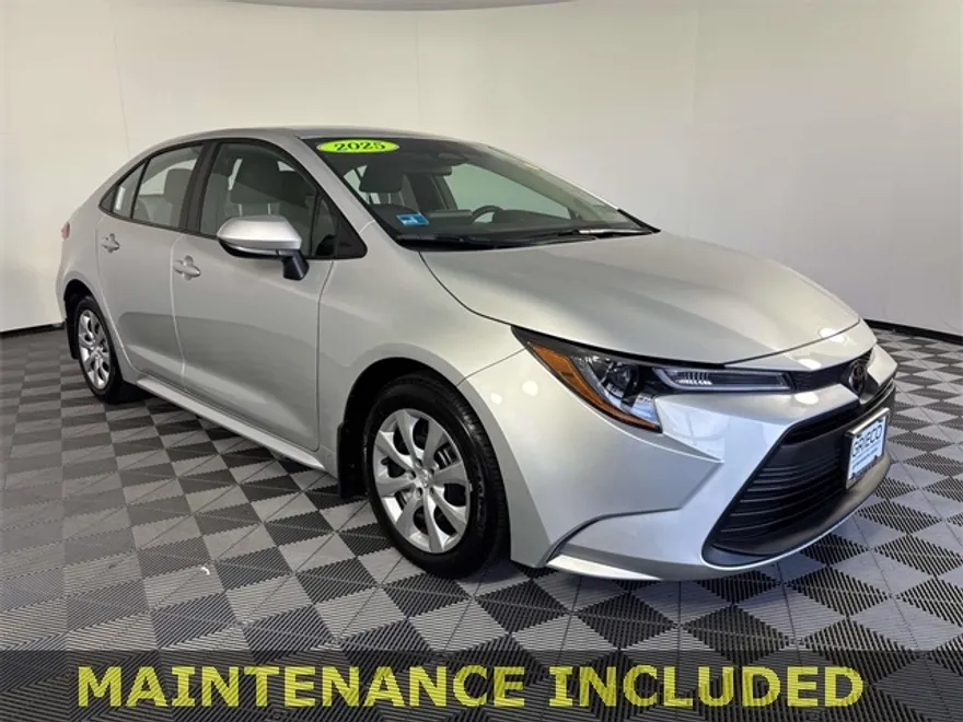 2025 Toyota Corolla LE photo 1
