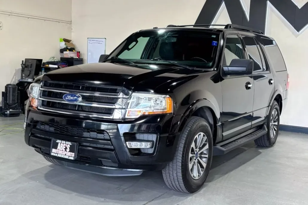2016 Ford Expedition XLT photo 1