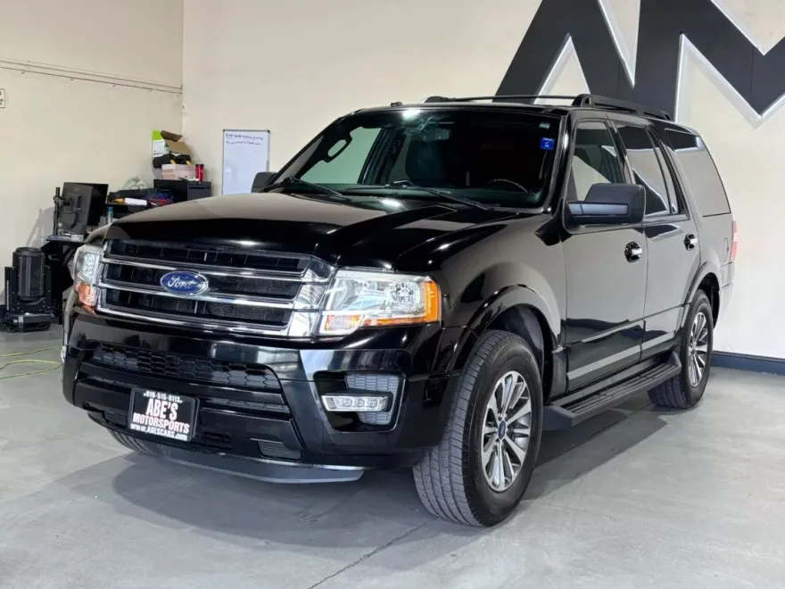 2016 Ford Expedition XLT photo 1