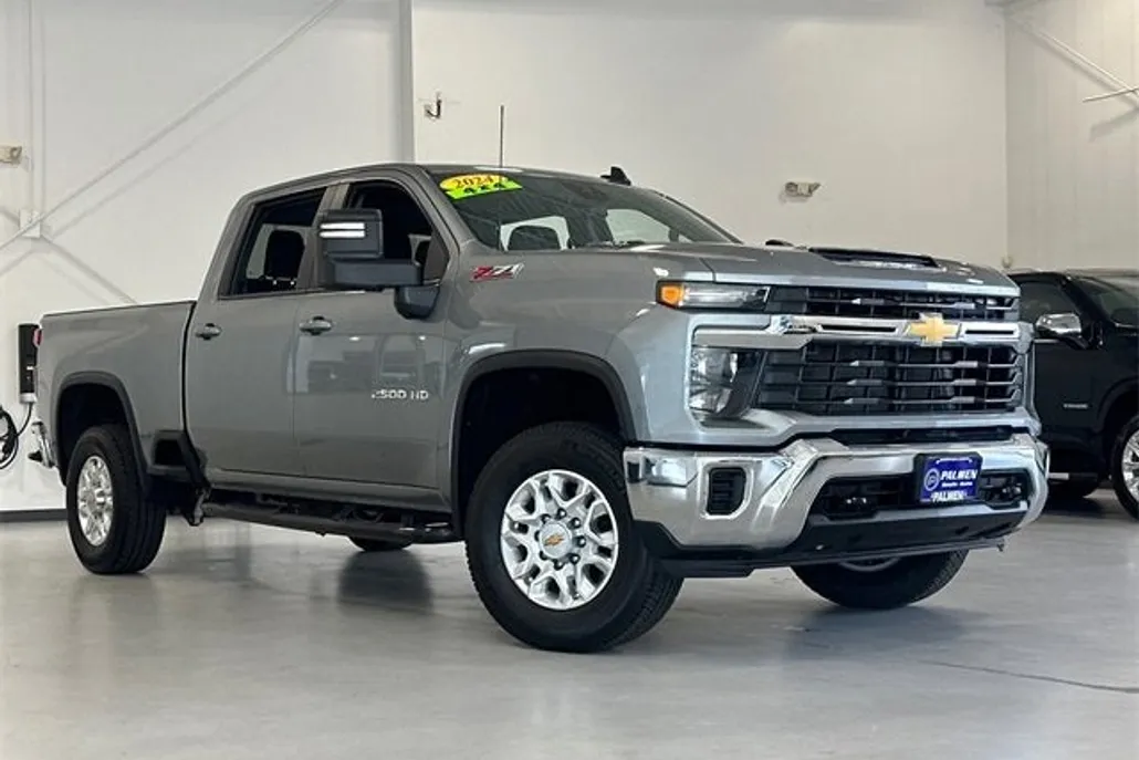 2024 Chevrolet Silverado 2500HD LT photo 1