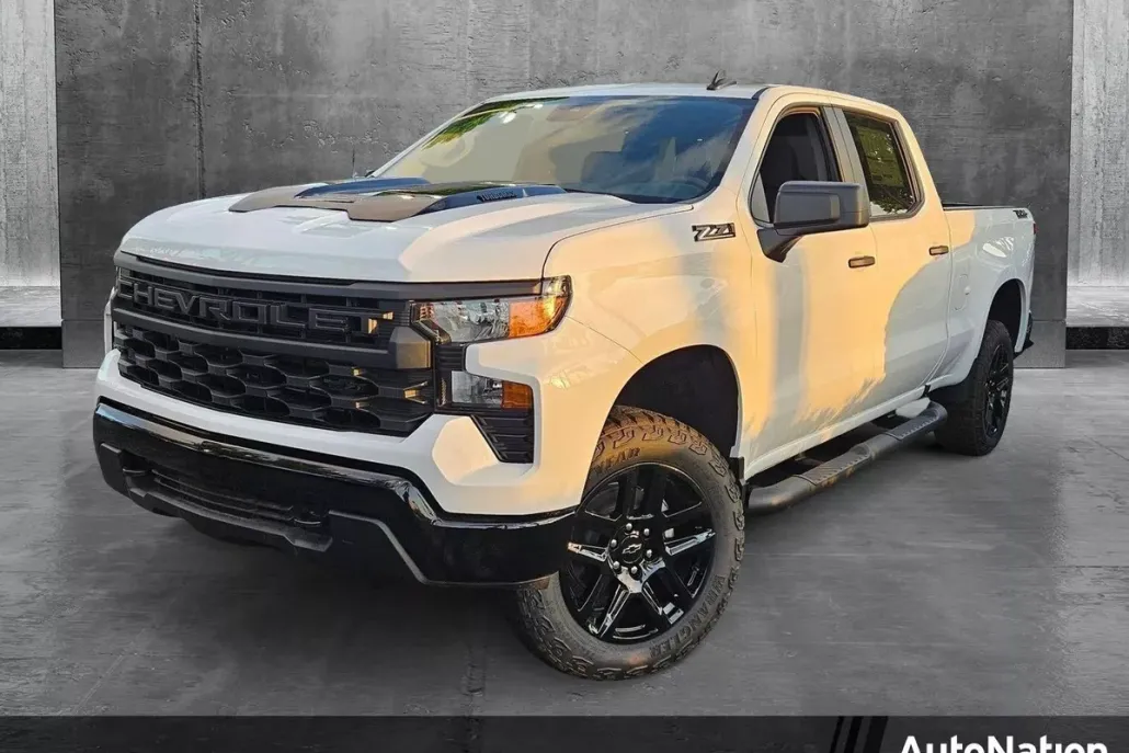 2025 Chevrolet Silverado 1500 Custom Trail Boss photo 1
