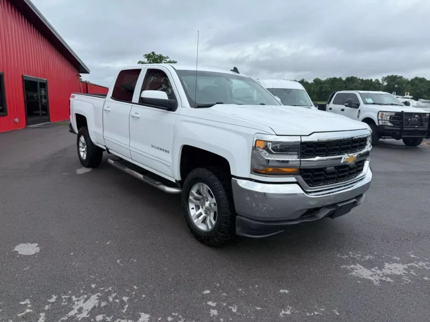 2018 Chevrolet Silverado 1500 LT photo 1