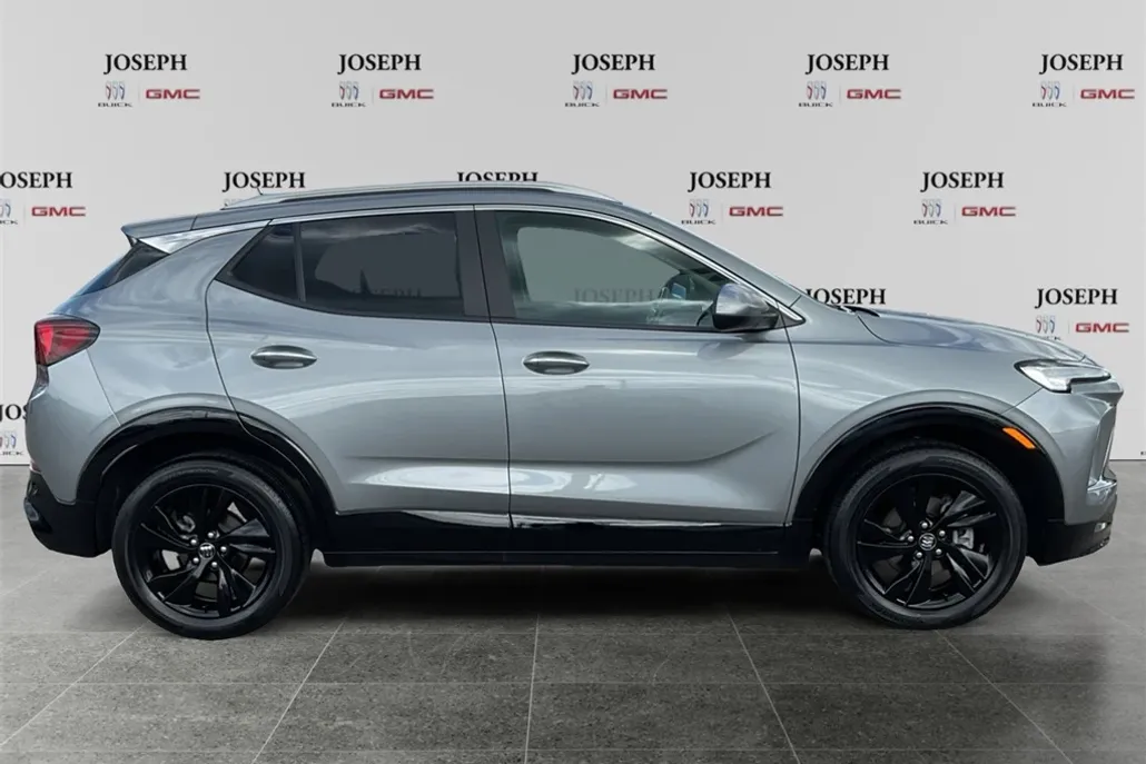 2024 Buick Encore GX Sport Touring photo 1