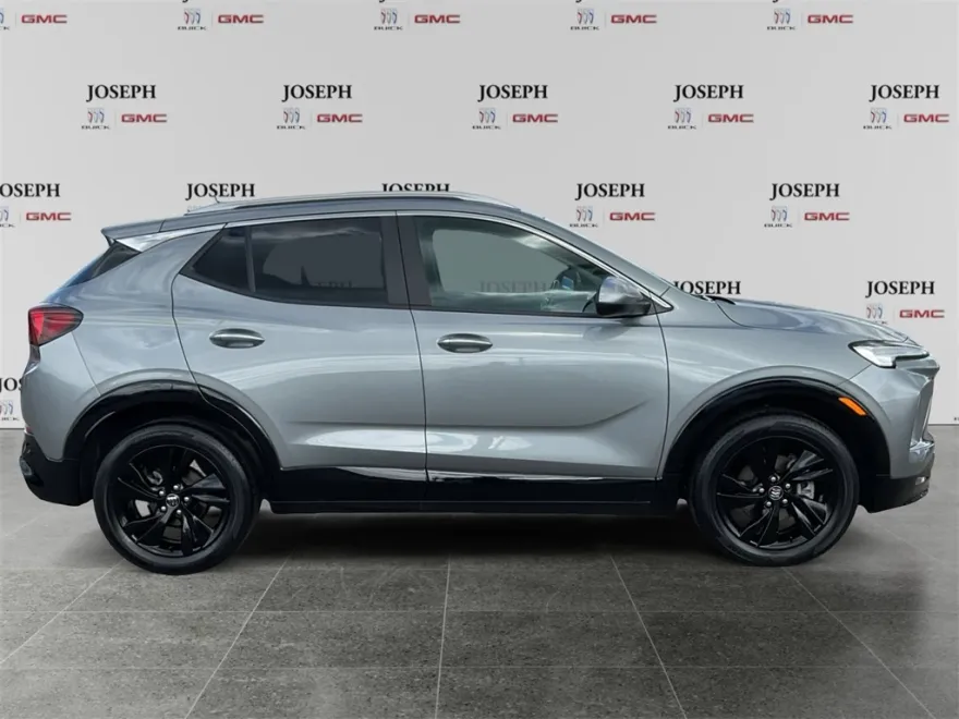 2024 Buick Encore GX Sport Touring photo 1