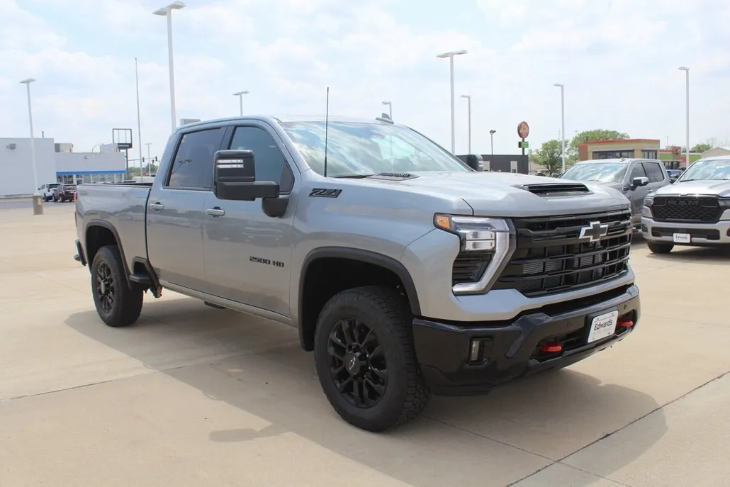 2025 Chevrolet Silverado 2500HD LTZ photo 1